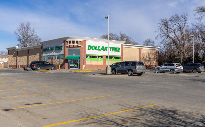Pictures of Retail property located at 1701 Galvin Rd S, Bellevue, NE 68005 for sales - image #1