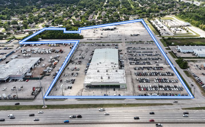 Pictures of Industrial property located at 8477 North Fwy, Houston, TX 77037 for sales - image #1