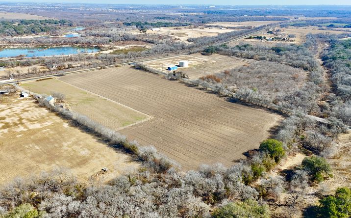 Pictures of Land property located at 13310 Macdona Lacoste Rd, Atascosa, TX 78002 for sales - image #1