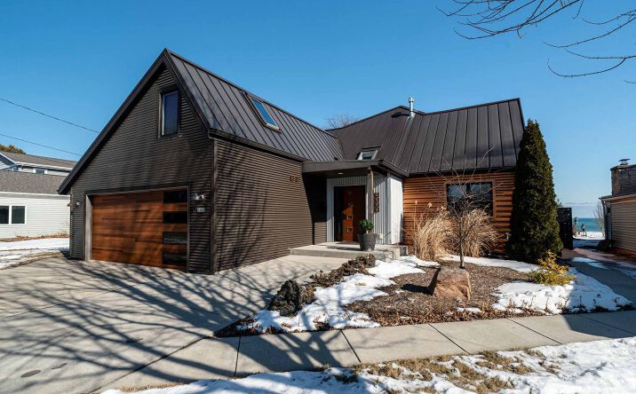 Pictures of Retail property located at 2533 Lakeshore Dr, Sheboygan, WI 53081 for sales - image #1
