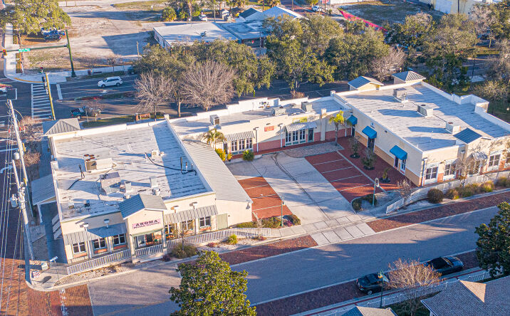 Pictures of Mixed Use, Retail property located at 351 W Bay Dr, Largo, FL 33770 for sales - image #1