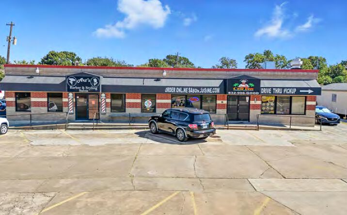 Pictures of Retail property located at 1024 Decker Drive, Baytown, TX 77520 for sales - image #1