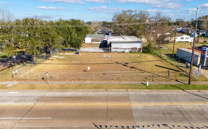 Pictures of Land property located at 806 17th Street, Lake Charles, LA 70601-8636 for sales - image #1