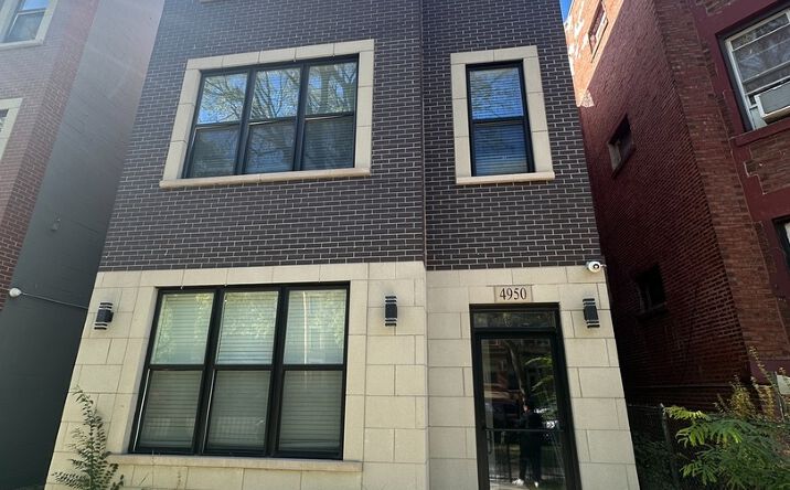 Pictures of Multifamily property located at 4950 S Michigan Avenue, Chicago, IL 60615 for sales - image #1