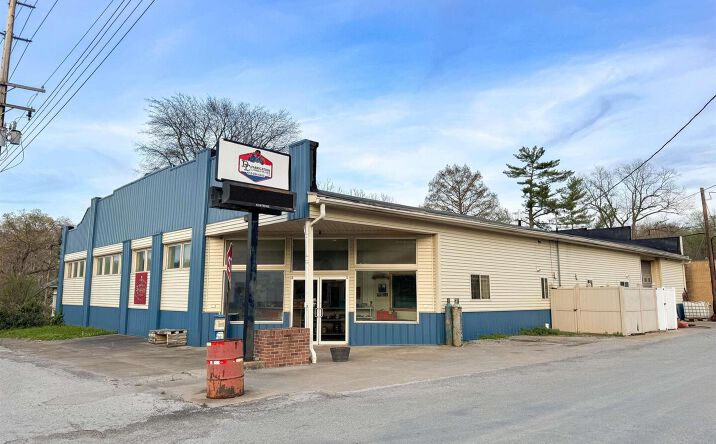 Pictures of Industrial property located at 200 NE FRONT Street, Dongola, IL 62926 for sales - image #1