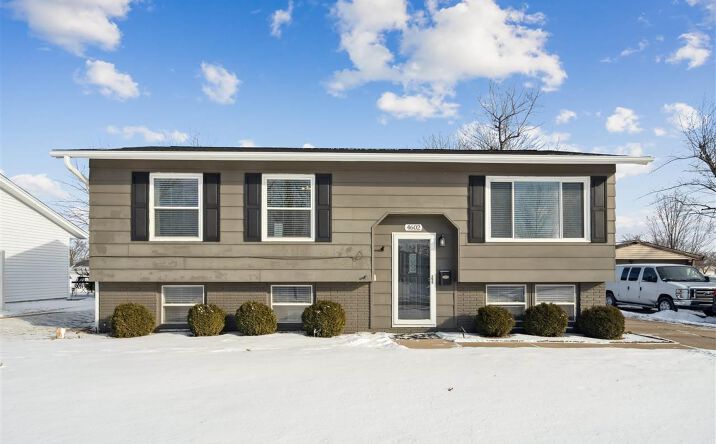 Pictures of Land property located at 4602 Twin Pine Dr Ne, Cedarrapids, IA 52402 for sales - image #1
