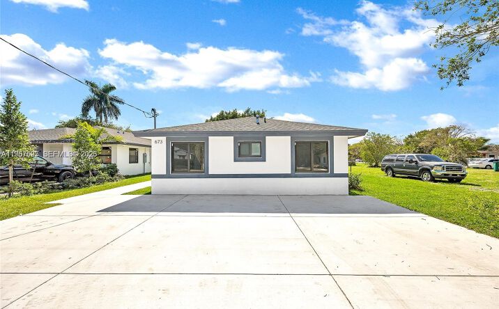 Pictures of Multifamily property located at 673 NW 14, Florida City, FL 33034 for sales - image #1