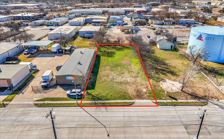 Pictures of Land property located at 4320 Glenview Dr, Haltom City, TX 76117 for sales - image #1