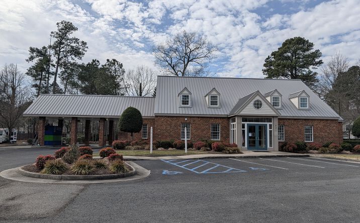 Pictures of Office, Retail property located at 201 Kiln Creek Pkwy, Yorktown, VA 23693 for sales - image #1