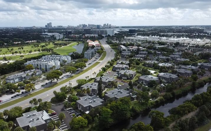 Pictures of Multifamily property located at 1845 N Congress Ave, West Palm Beach, FL 33401 for sales - image #1