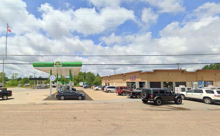 Pictures of Retail property located at 6594 Church Ave, Potts Camp, MS 38659 for sales - image #1