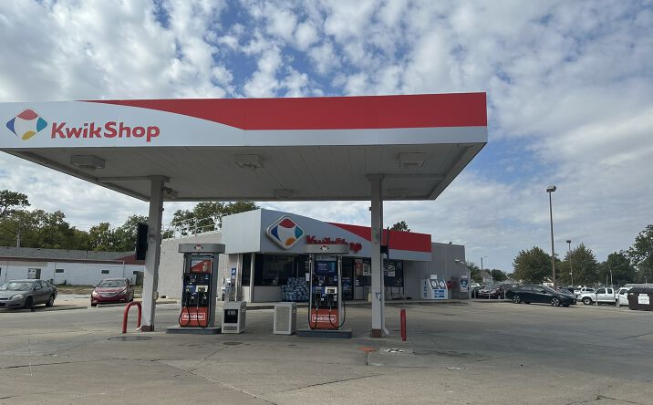 Pictures of Retail property located at 2811 N 48th St, Lincoln, NE 68504 for sales - image #1
