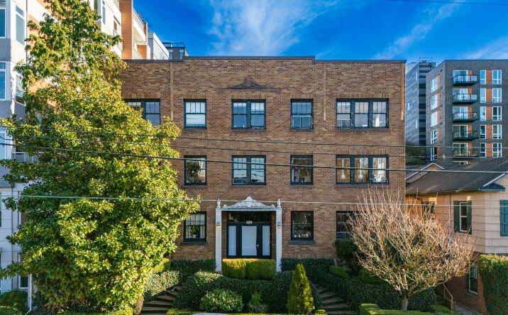 Pictures of Multifamily property located at 416 Summit Ave E, Seattle, WA 98102 for sales - image #1
