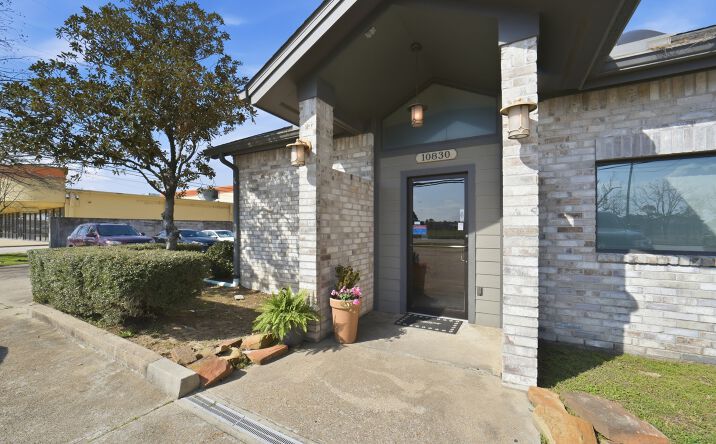Pictures of Office property located at 10830 Grant Rd, Houston, TX 77070 for sales - image #1