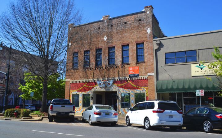 Pictures of Retail, Office, Mixed Use property located at 2230 University Boulevard, Tuscaloosa, AL 35401 for comps - image #1
