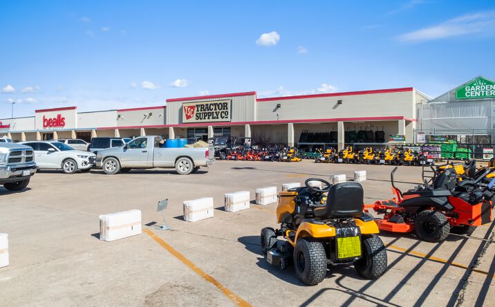 Pictures of Retail property located at 2401 TX-36, Gatesville, TX 76528 for sales - image #1