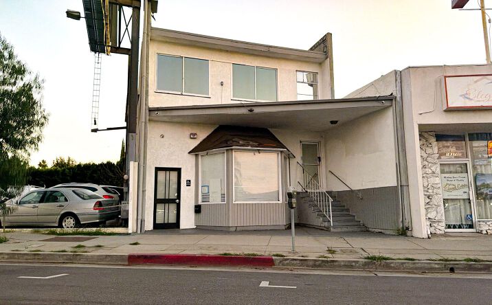 Pictures of Retail property located at 18376 W Ventura Blvd, Los Angeles, CA 91356 for sales - image #1
