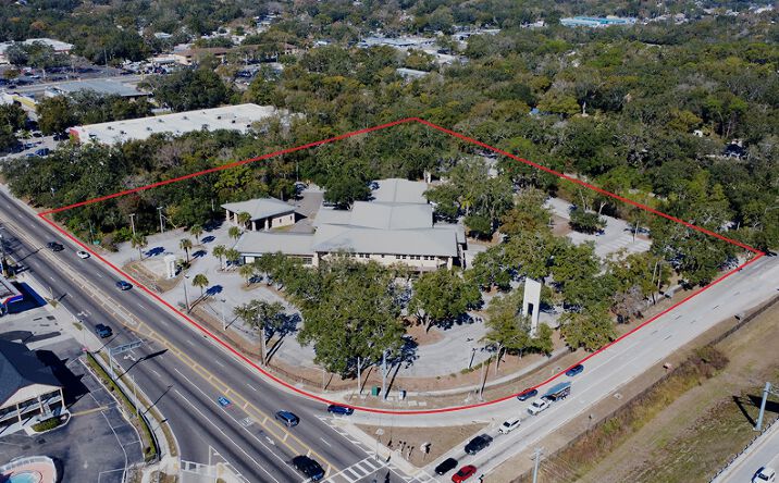 Pictures of Retail property located at 320 E Fletcher Ave, Tampa, FL 33612 for sales - image #1