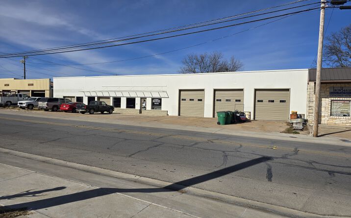 Pictures of Mixed Use, Office, Retail property located at 367 E Washington St, Stephenville, TX 76401 for sales - image #1