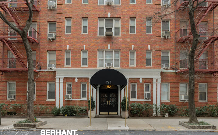 Pictures of Retail property located at 225 E 47th St, New York, NY 10017 for sales - image #1