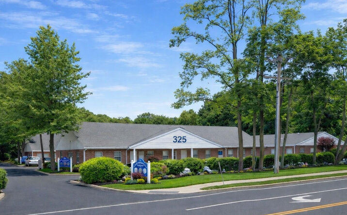 Pictures of Office property located at 325 E Main St, Smithtown, NY 11787 for sales - image #1