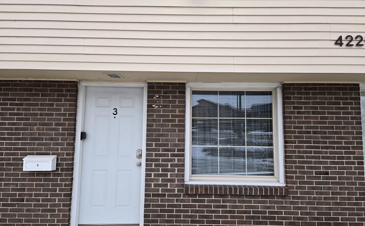 Pictures of Multifamily property located at 4225-4229 Harrison Avenue, Rockford, IL 61109 for sales - image #1