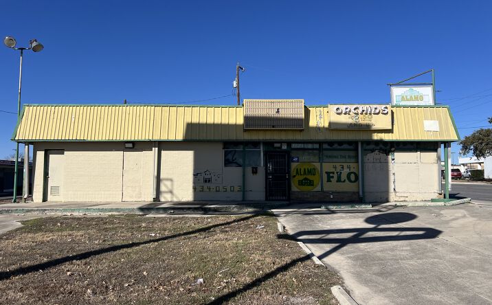 Pictures of Land, Retail property located at 3102 W Woodlawn Ave, San Antonio, TX 78228 for sales - image #1