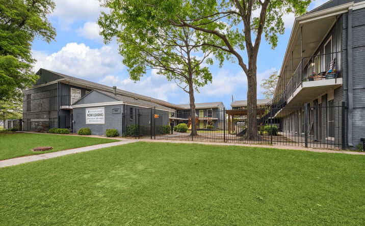 Pictures of Multifamily property located at 7500 Highcrest Dr, Houston, TX 77055 for sales - image #1