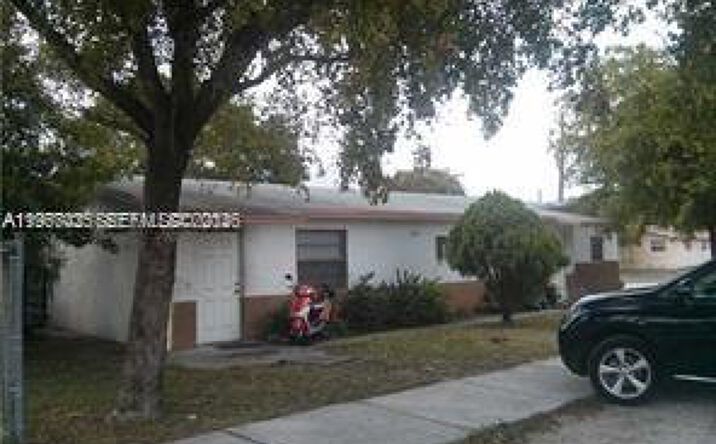Pictures of Multifamily property located at 2100 NW 4th St, Pompano Beach, FL 33069 for sales - image #1