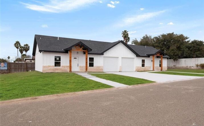 Pictures of Multifamily property located at 601 E Allende Avenue, Roma, TX 78584 for sales - image #1