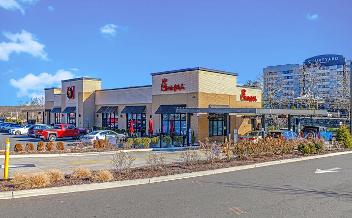 Pictures of Retail property located at 801 Bridgeport Ave, Shelton, CT 06484 for sales - image #1