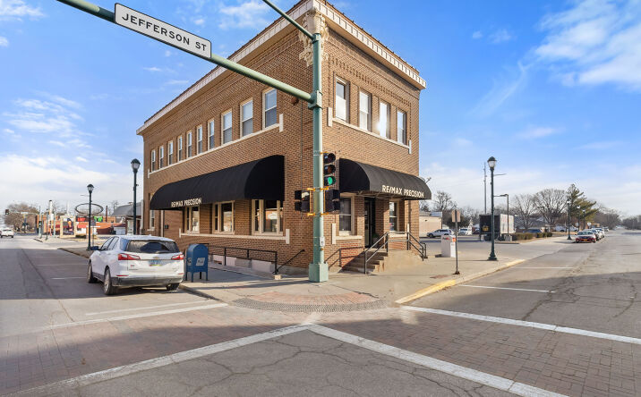 Pictures of Office, Retail property located at 101 W Jefferson St, Winterset, IA 50273 for sales - image #1