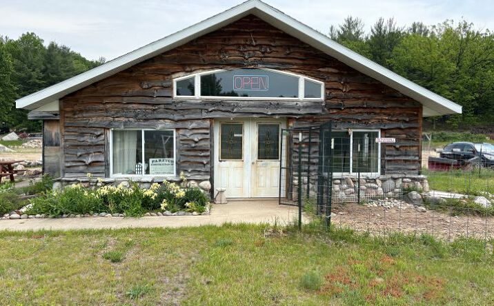 Pictures of Office, Retail property located at 9490 Rapid City Rd NW, Rapid City, MI 49676 for sales - image #1
