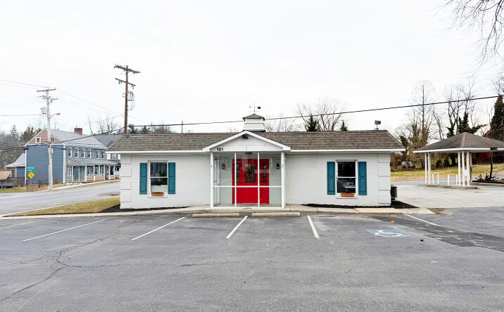 Pictures of Office, Retail property located at 101 E Main St, Hedgesville, WV 25427 for sales - image #1