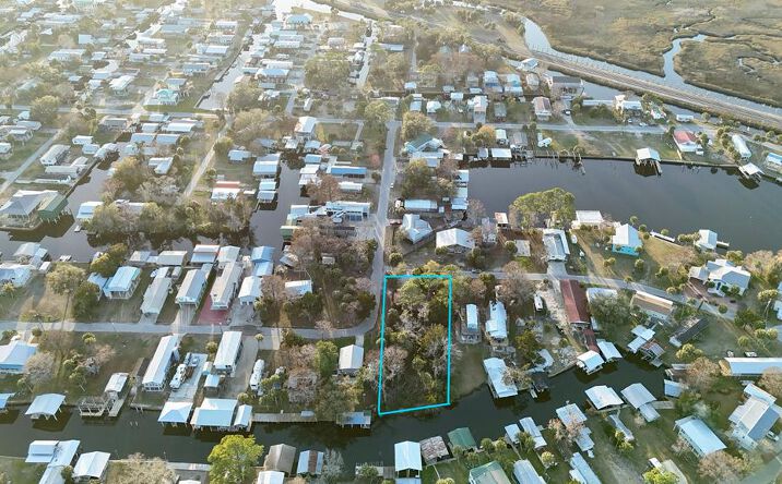 Pictures of Land property located at 12 SE 241st St, Suwannee, FL 32692 for sales - image #1