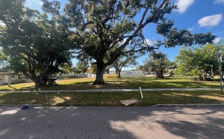 Pictures of Land property located at 801 40th Street South, St. Petersburg, FL 33711 for sales - image #1