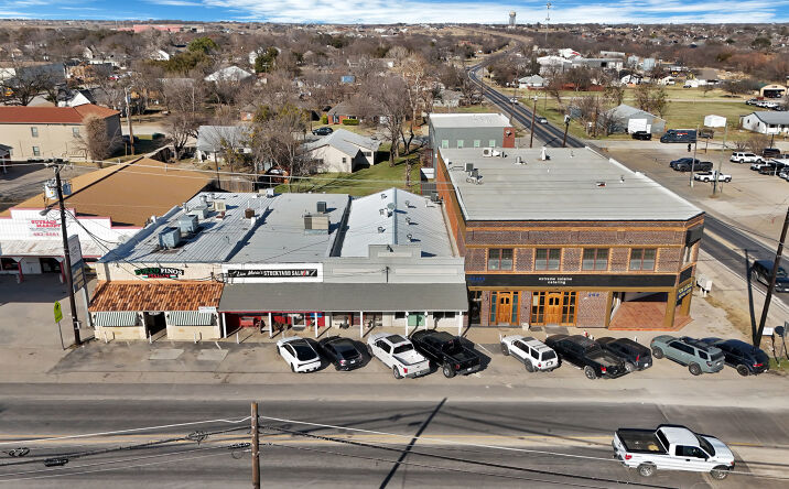 Pictures of Retail property located at 204 W McCart St, Krum, TX 76249 for sales - image #1
