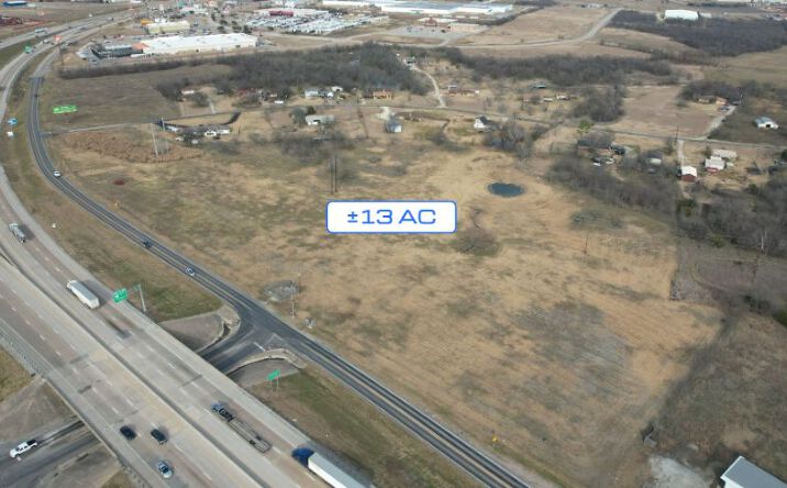 Pictures of Land property located at 3101 I-45, Corsicana, TX 75110 for sales - image #1