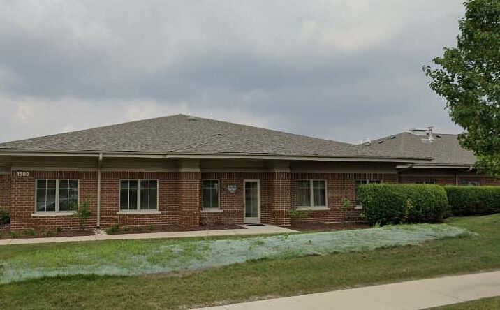Pictures of Office property located at 1500 Eisenhower Lane, Lisle, IL 60532 for sales - image #1