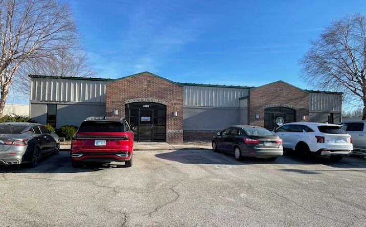 Pictures of Office property located at 3402 Airport Cir, Pittsburg, KS 66762 for sales - image #1