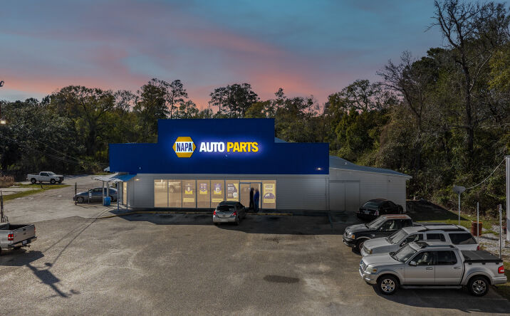 Pictures of Retail property located at 1035 Gause Blvd W, Slidell, LA 70460 for sales - image #1