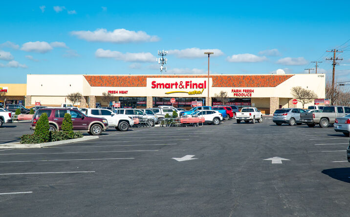 Pictures of Retail property located at 1700 High St., Delano, CA 93215 for sales - image #1