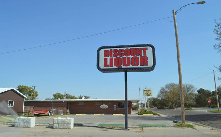 Pictures of Office property located at 713 E. Kansas Plaza, Garden City, KS 67846 for sales - image #1