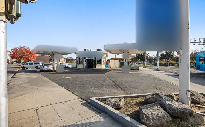 Pictures of Business for Sale, Retail property located at 1000 Confidentiality St, Fresno, CA 93720 for sales - image #1