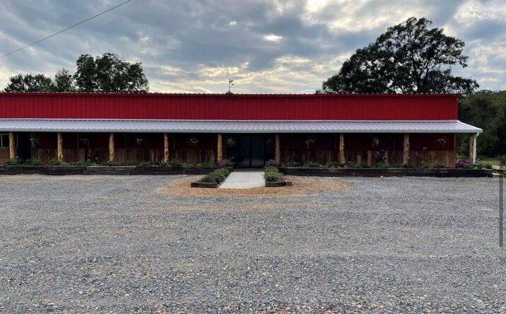 Pictures of Mixed Use, Hospitality, Retail property located at 398 Greenfield Rd, Natchez, MS 39120 for sales - image #1