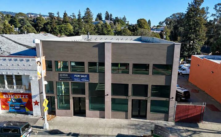 Pictures of Retail, Office property located at 3050-3058 Broadway, Oakland, CA 94611 for sales - image #1