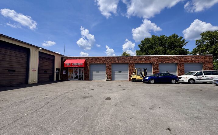 Pictures of Business for Sale, Retail property located at 1202 W Dufour, Marion, IL 62959 for sales - image #1
