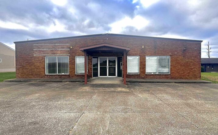 Pictures of Retail property located at 3907 W Ernestine Drive, Marion, IL 62959 for sales - image #1