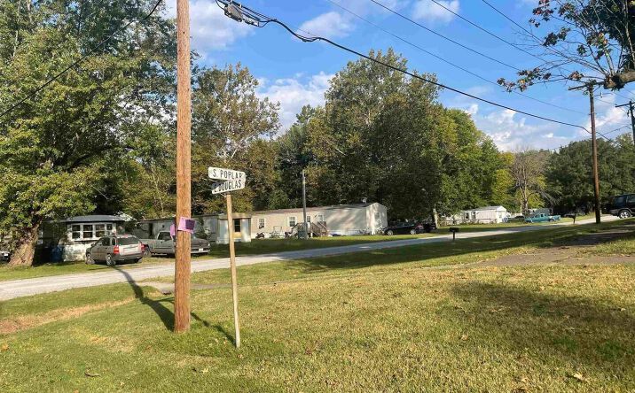 Pictures of Multifamily property located at 101 POPLAR Street, Desoto, IL 62924 for sales - image #1