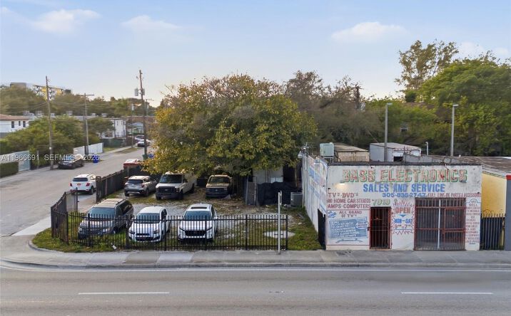 Pictures of Mixed Use property located at 7010 NW 7th Ave, Miami, FL 33150 for sales - image #1